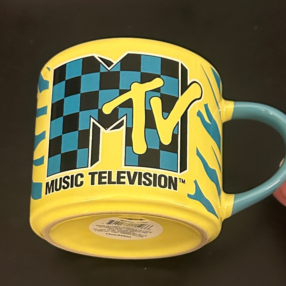 Zak Retro 80’s 90’s style MTV Music Television Yellow and Blue Coffee Cup Mug